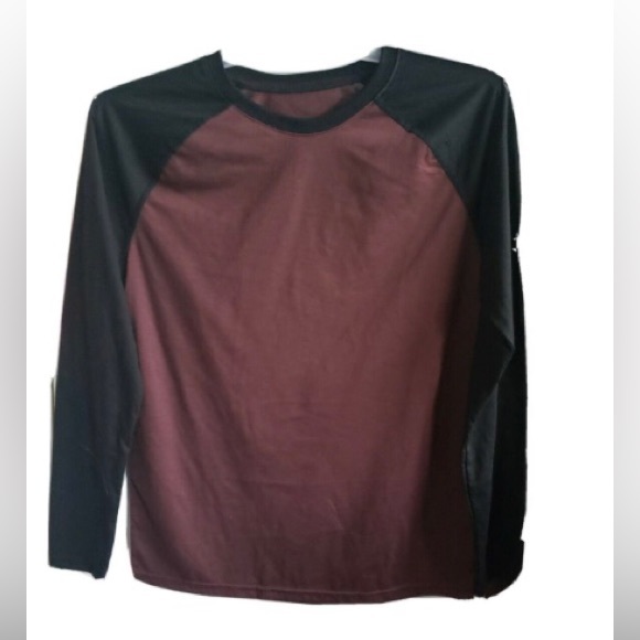 🌸-UNISEX gender /NON BINARY-2 toned shirt-Divided - Picture 2 of 5